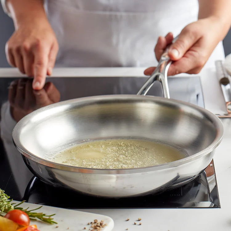 Welke olie of boter gebruik je in welke pan?