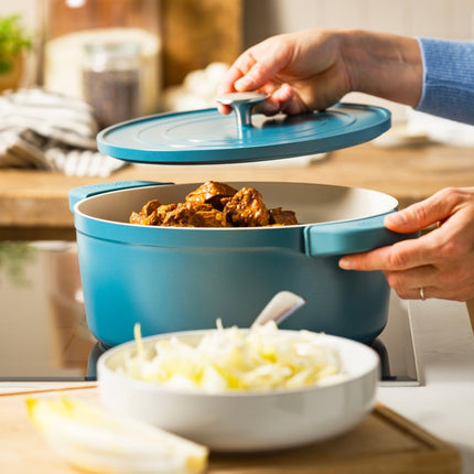 Dagelijkse Kost Proline lichtgewicht Braadpan Blauw 26 cm sfeer