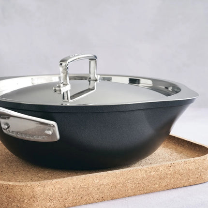 Le Creuset Chef's Pan met Anti-Aanbaklaag en Schenktuitjes 24cm / 2.8L